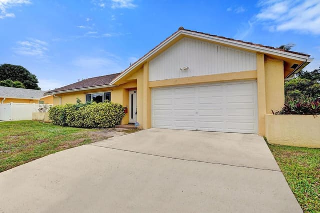 1236 NW 15th Street, sold in Pinelands North, Boca Raton, FL