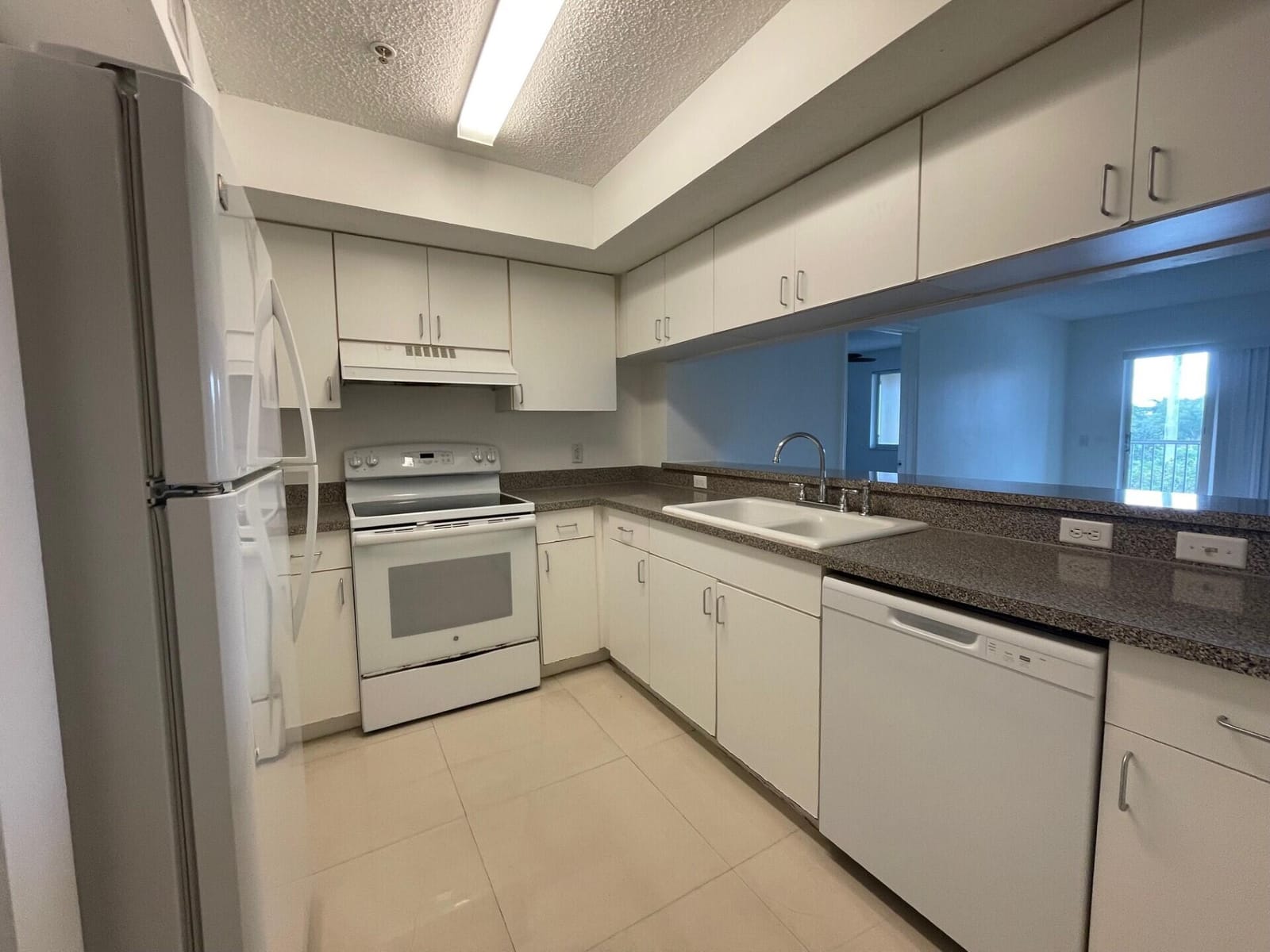 470 S Park Road 302 — photo 9