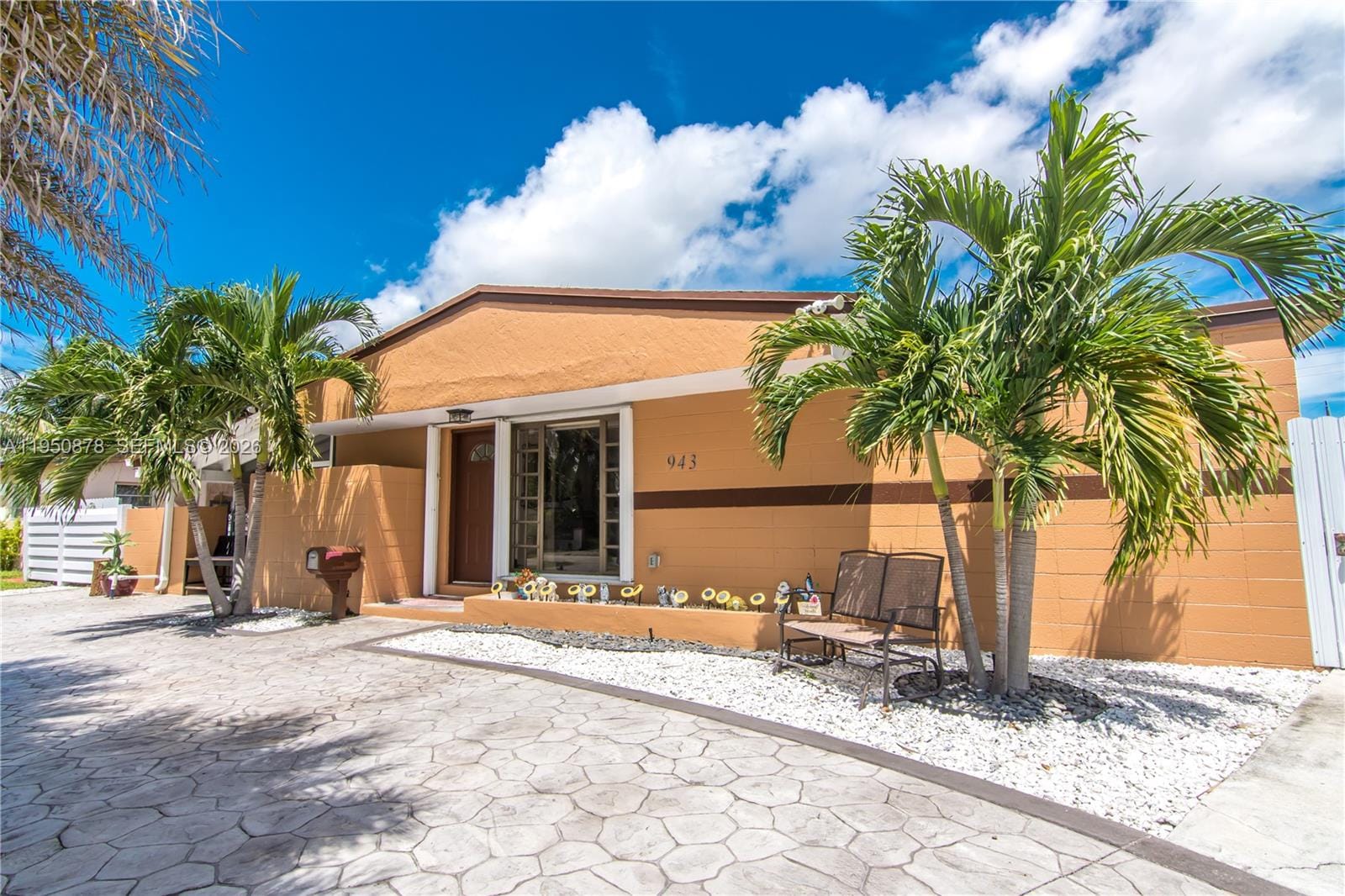 Sold home at 943 W 64th Place, Hialeah, FL 33012