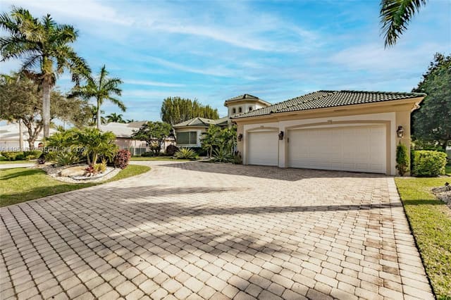 3250 W Stonebrook Circle, sold in Kapok Grove Estates, Davie, FL