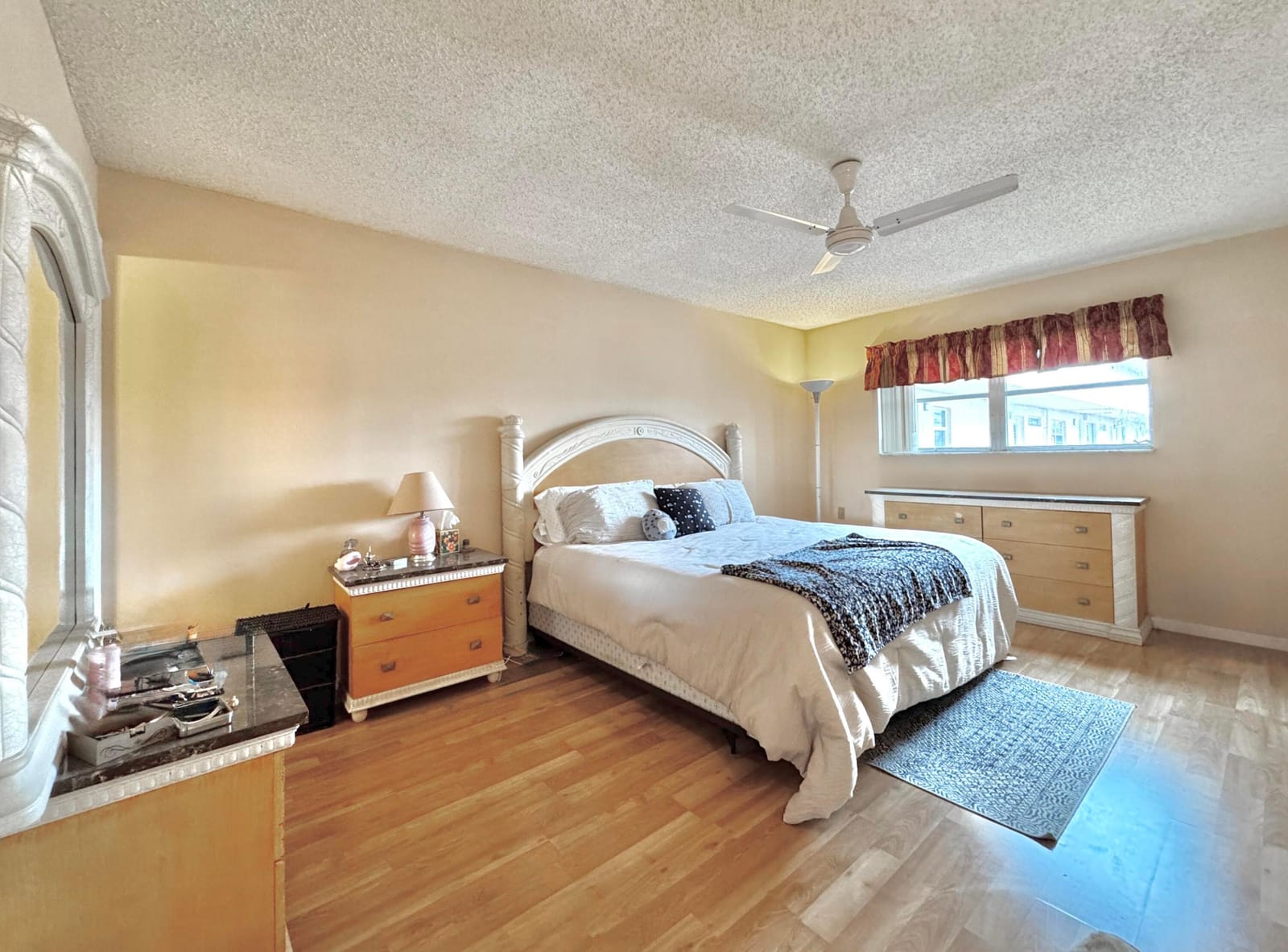2515 NE 2nd Court 315 — photo 9