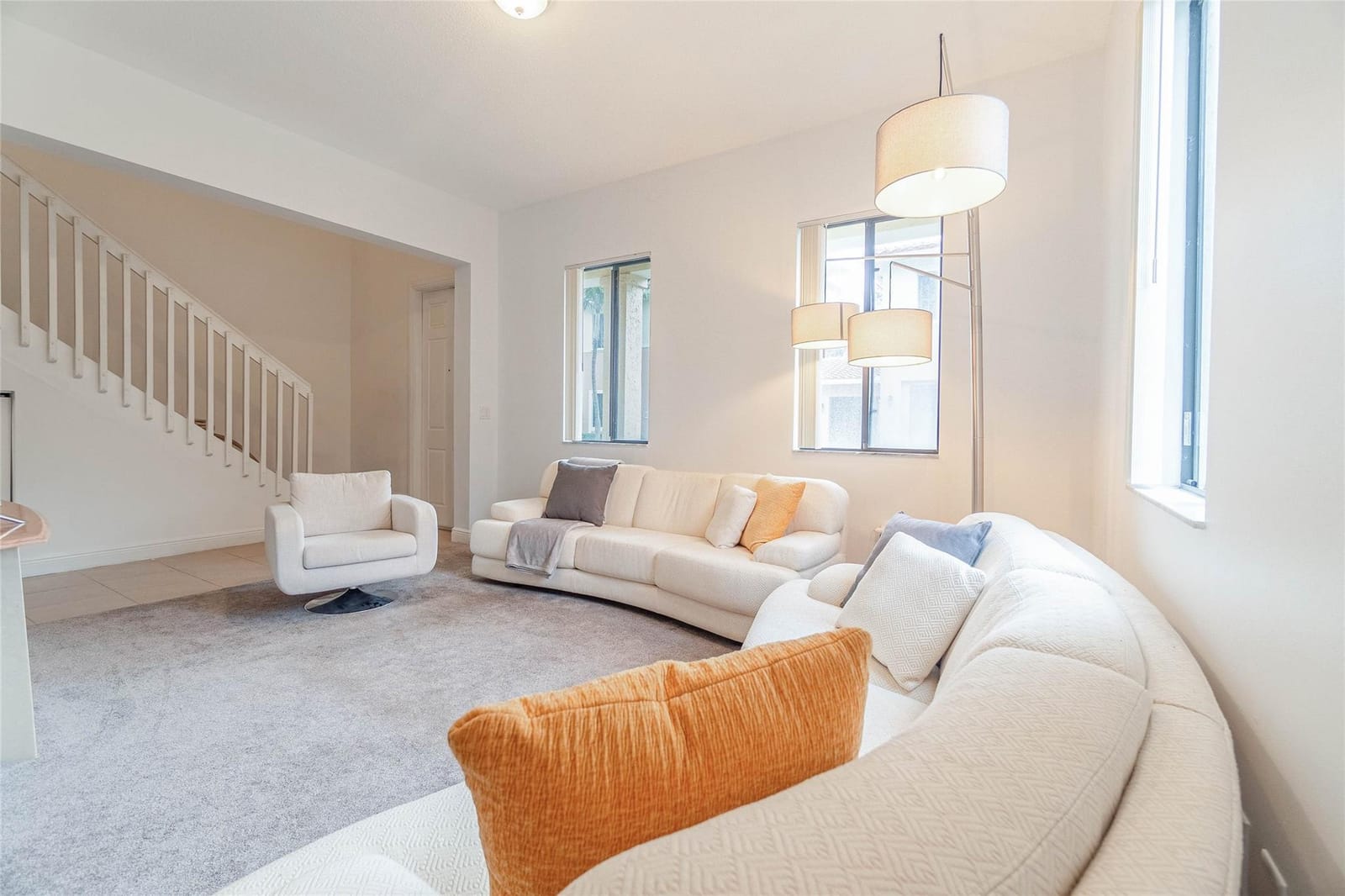 2514 Venetian Court 2514 — photo 4