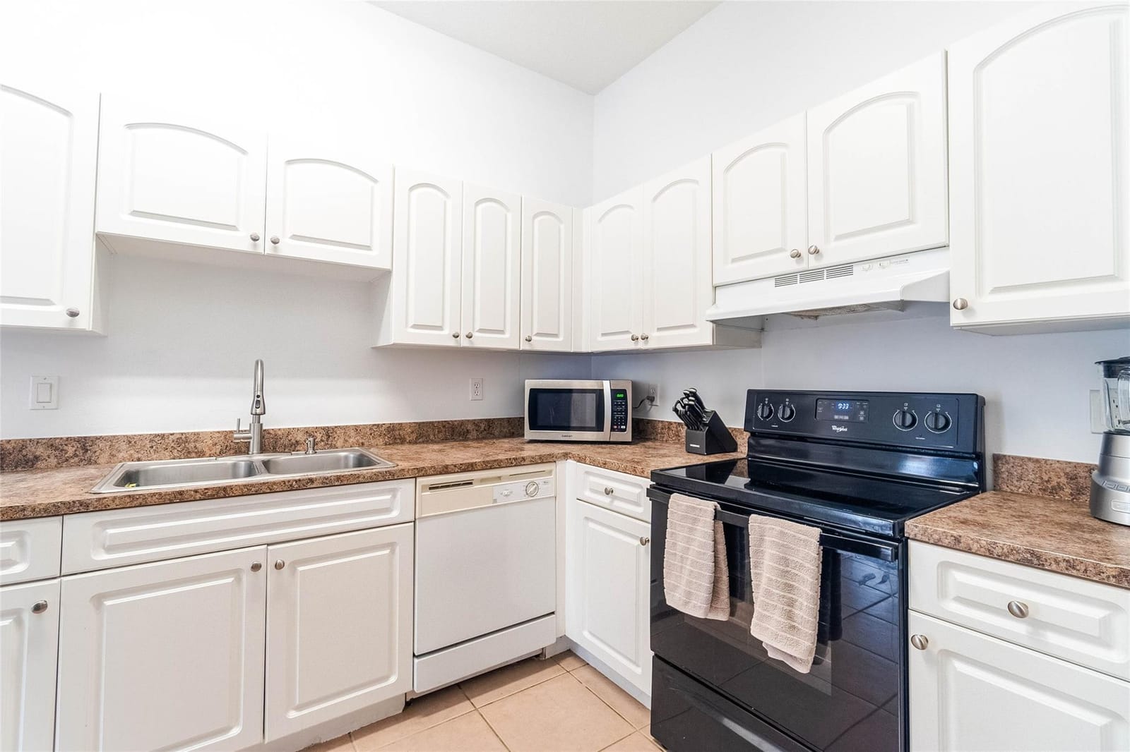 2514 Venetian Court 2514 — photo 5