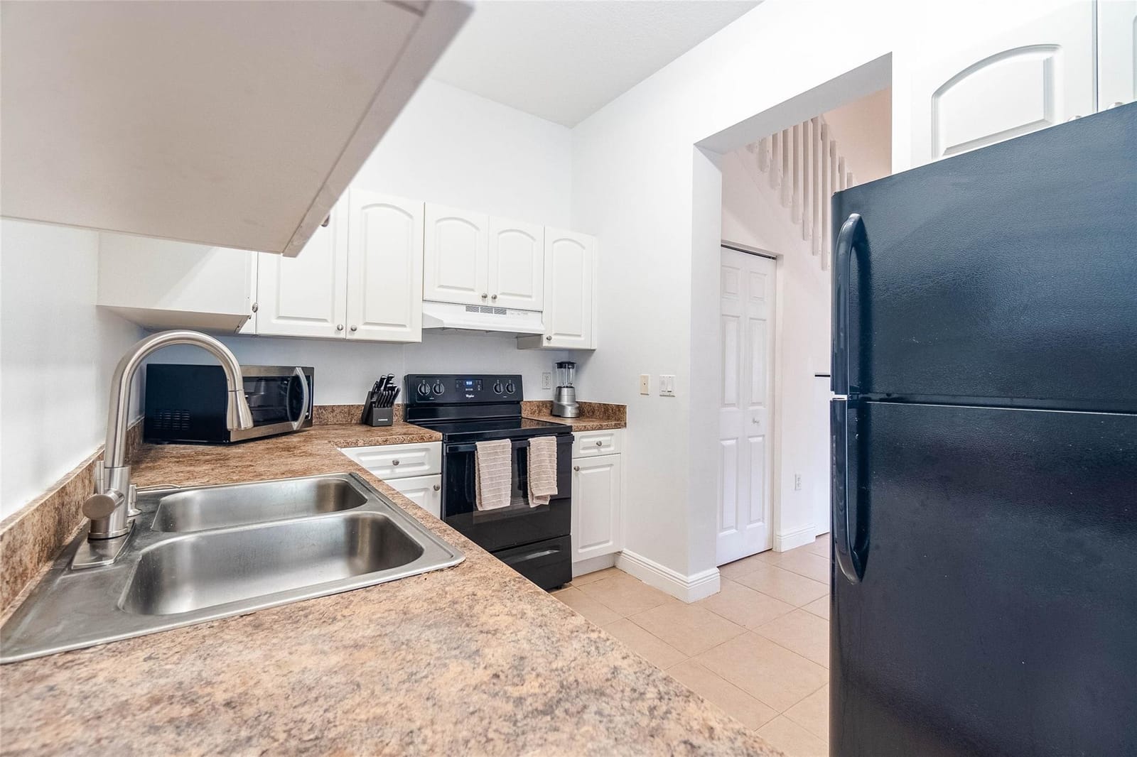 2514 Venetian Court 2514 — photo 8