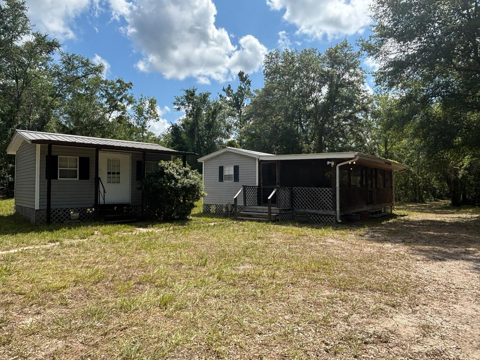 423 NW Bright Lake Court — photo 3