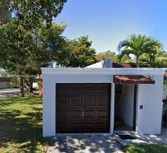 18915 W Lake Drive, Hialeah, FL 33015