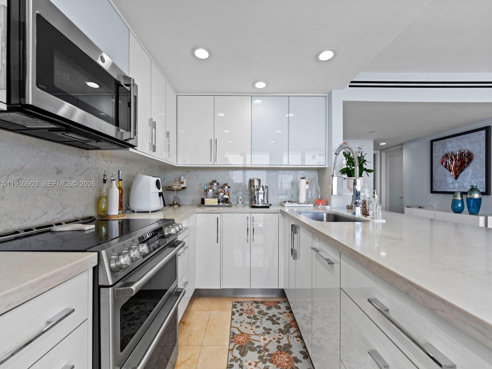 2555 Collins Avenue 1901, Miami Beach, FL 33140 photo 30