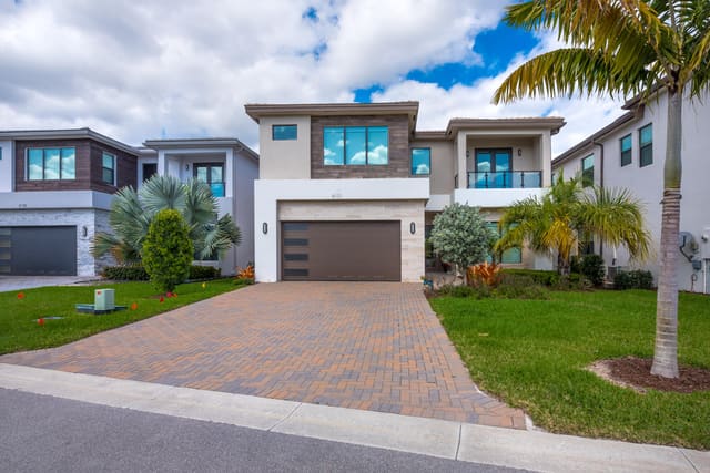 8131 Laurel Falls Drive, Boca Raton, FL 33496