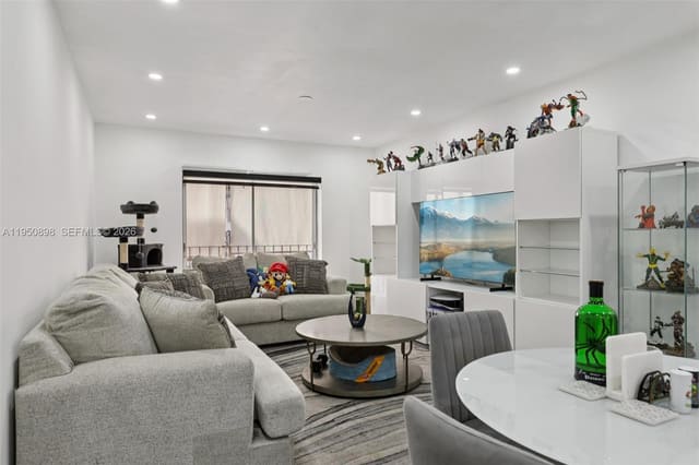 1630 W 46th Street 208F, sold in Silver Spring Tower, Hialeah, FL