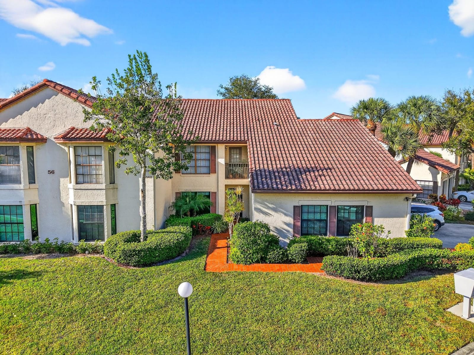 3042 Lucerne Park Drive 5612 — photo 2