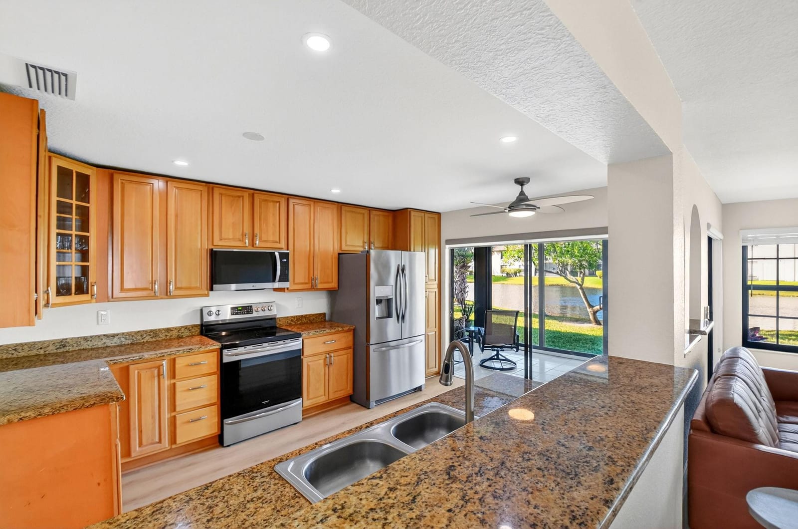 3042 Lucerne Park Drive 5612 — photo 3