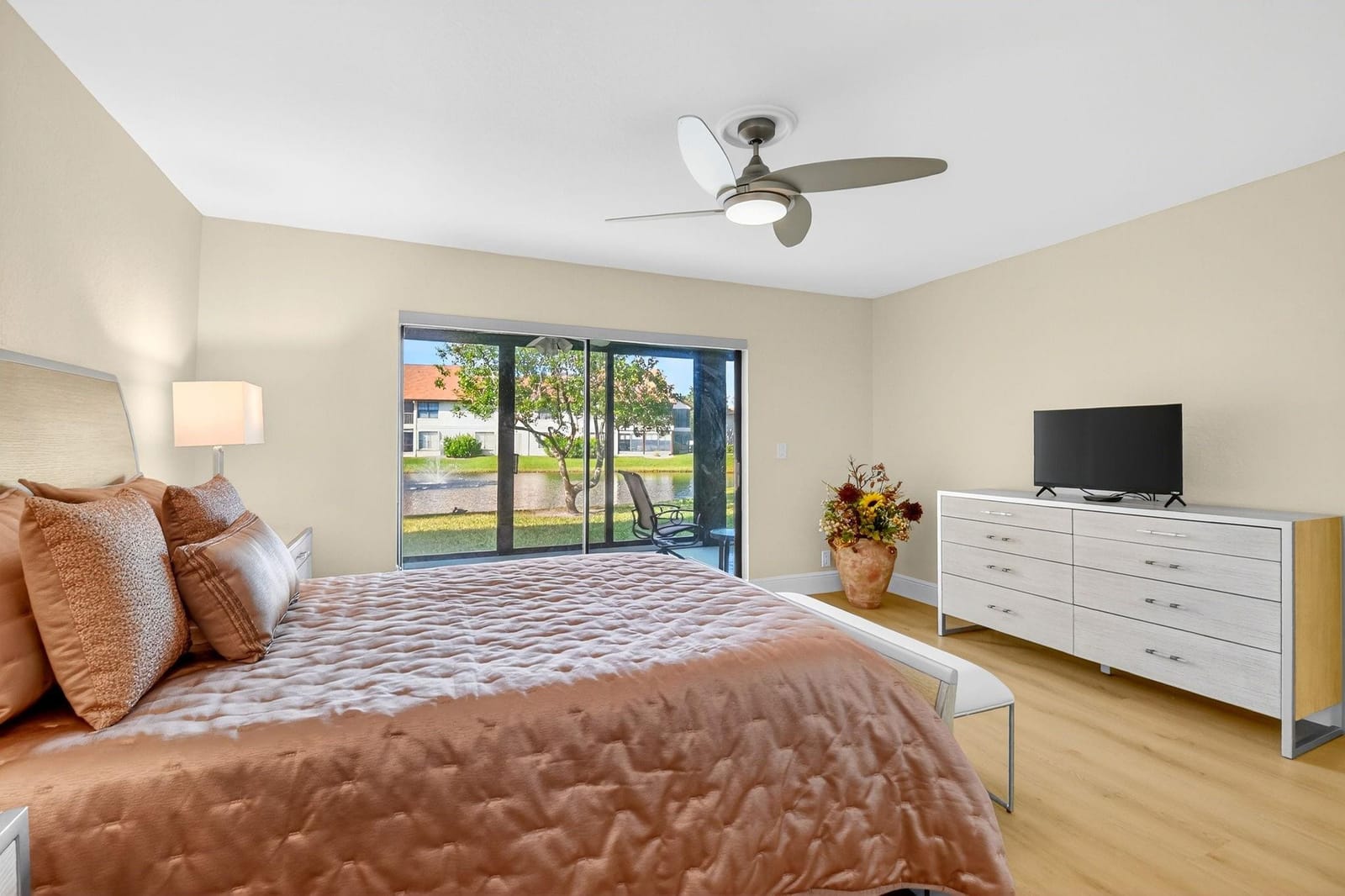 3042 Lucerne Park Drive 5612 — photo 7