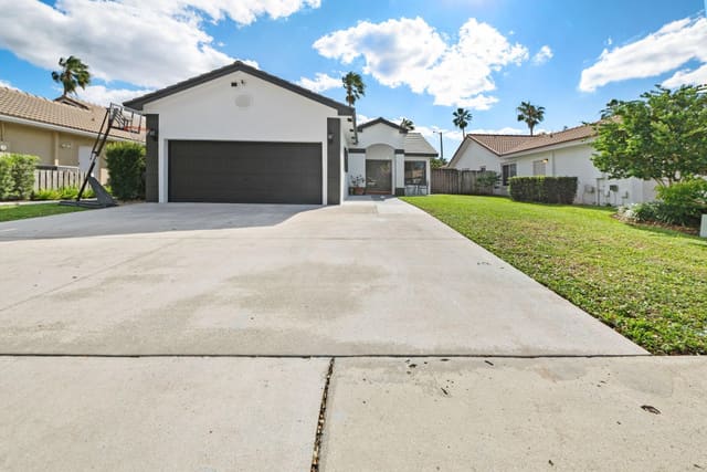 12440 SW 7th Place, Davie, FL 33325