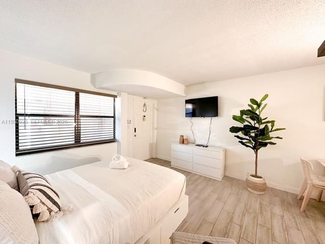 664 SE 20th Avenue 6, sold in Fleur De Mer, Deerfield Beach, FL