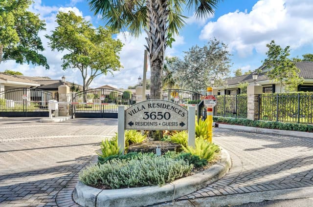 3650 N 36th Avenue 51, Villa Residences Of Emera, Hollywood, FL
