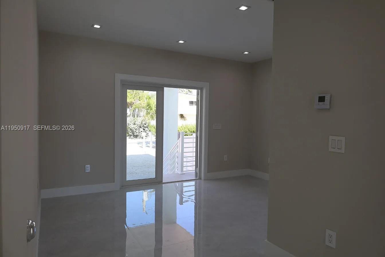 115 Azalea Street — photo 10