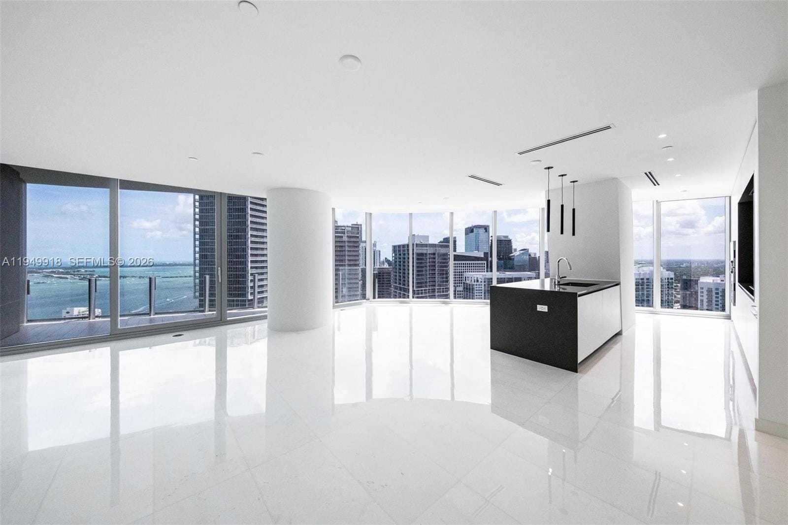 300 Biscayne Boulevard Way 4507W, Miami, FL 33131 photo 1