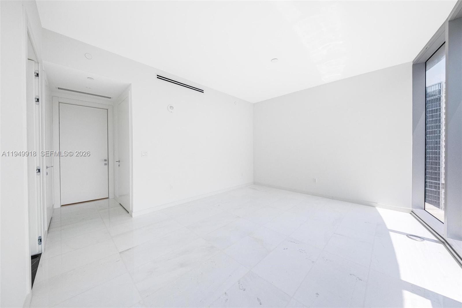 300 Biscayne Boulevard Way 4507W, Miami, FL 33131 photo 18