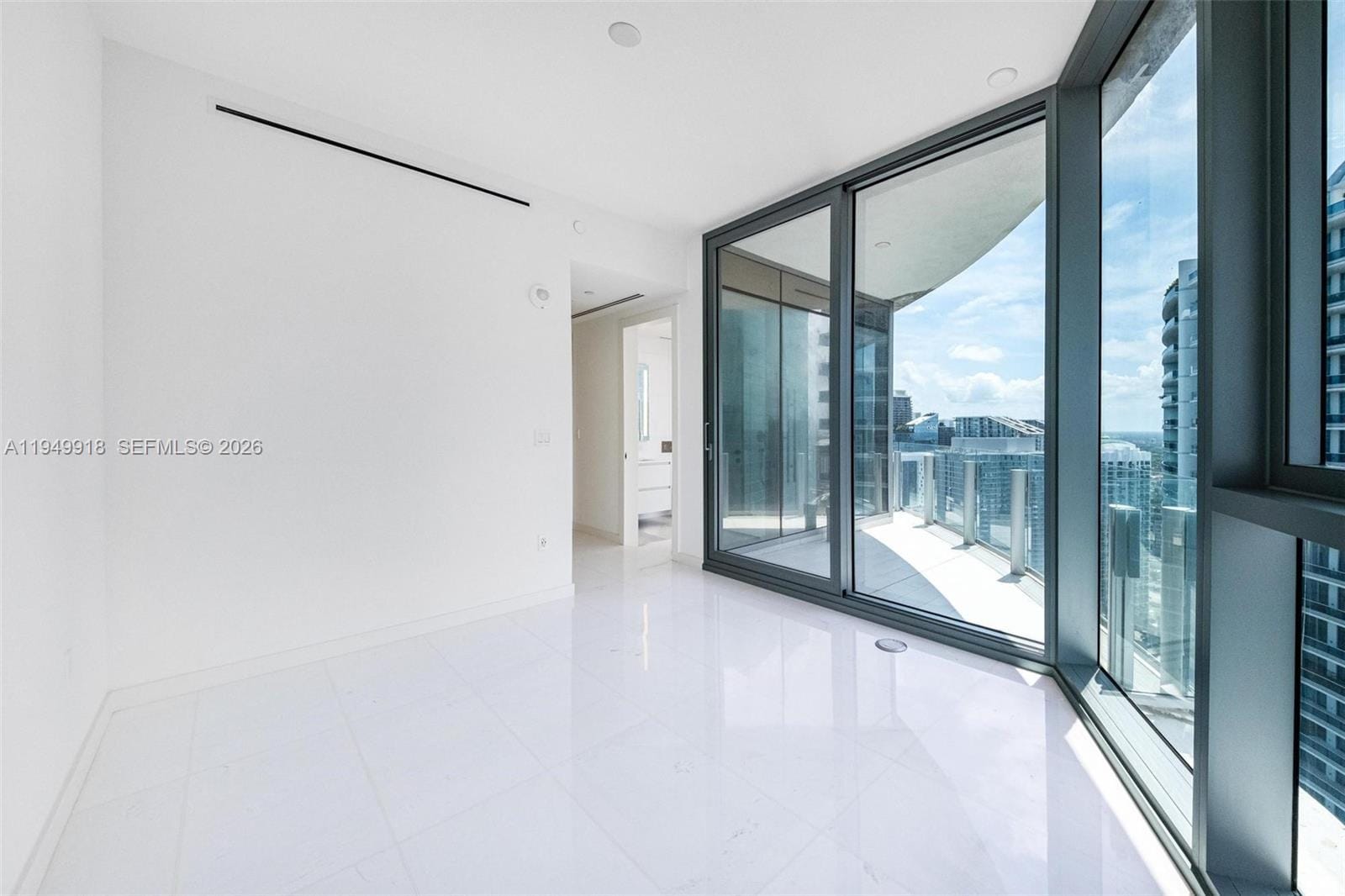 300 Biscayne Boulevard Way 4507W, Miami, FL 33131 photo 19