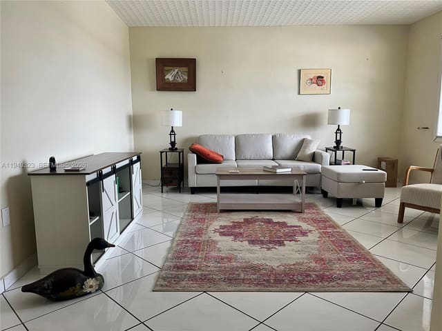 16750 NE 14th Avenue 310, sold in Mar Len Gardens, Miami, FL