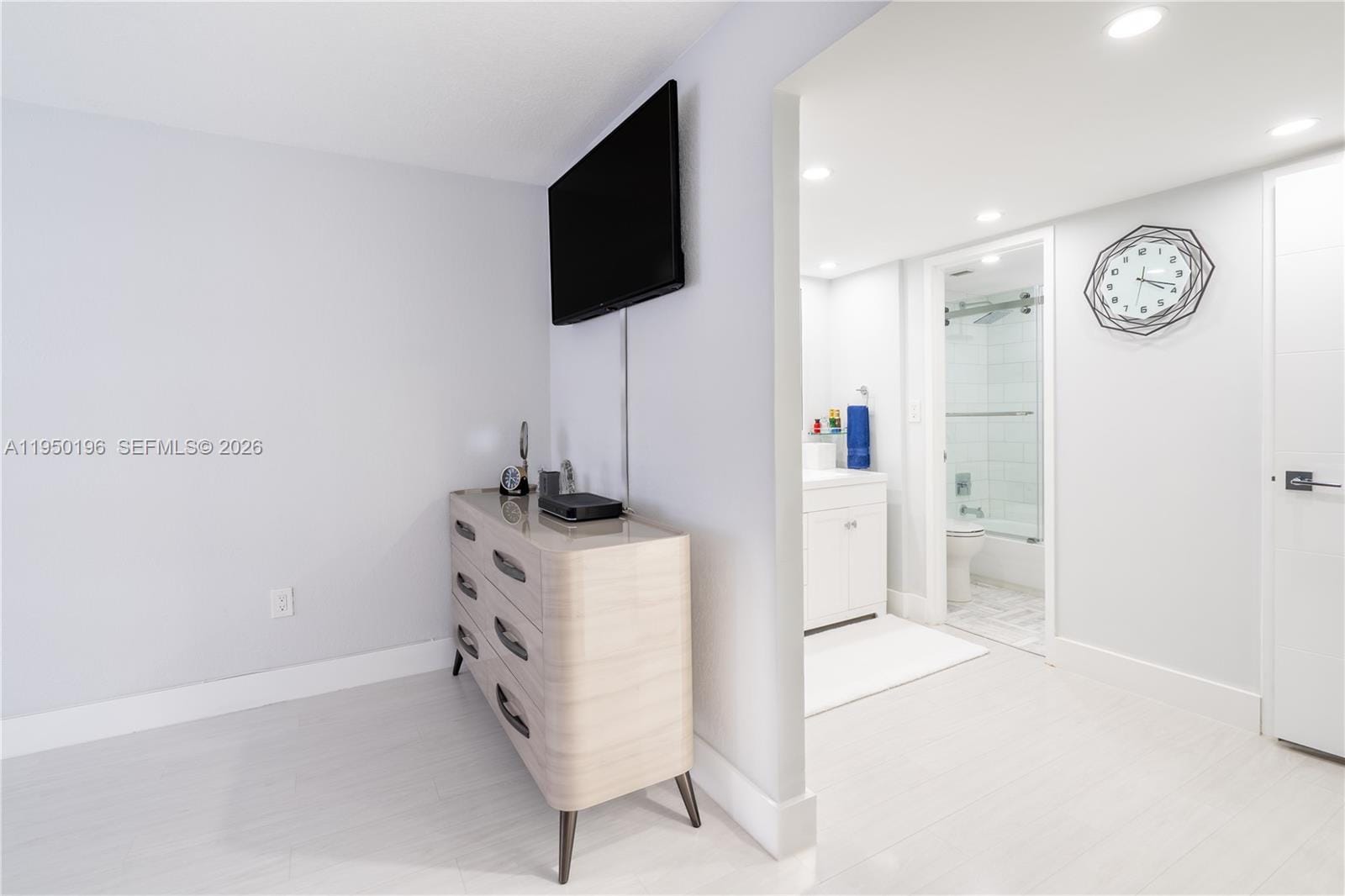 5701 Collins Avenue 1417, Miami Beach, FL 33140 photo 24