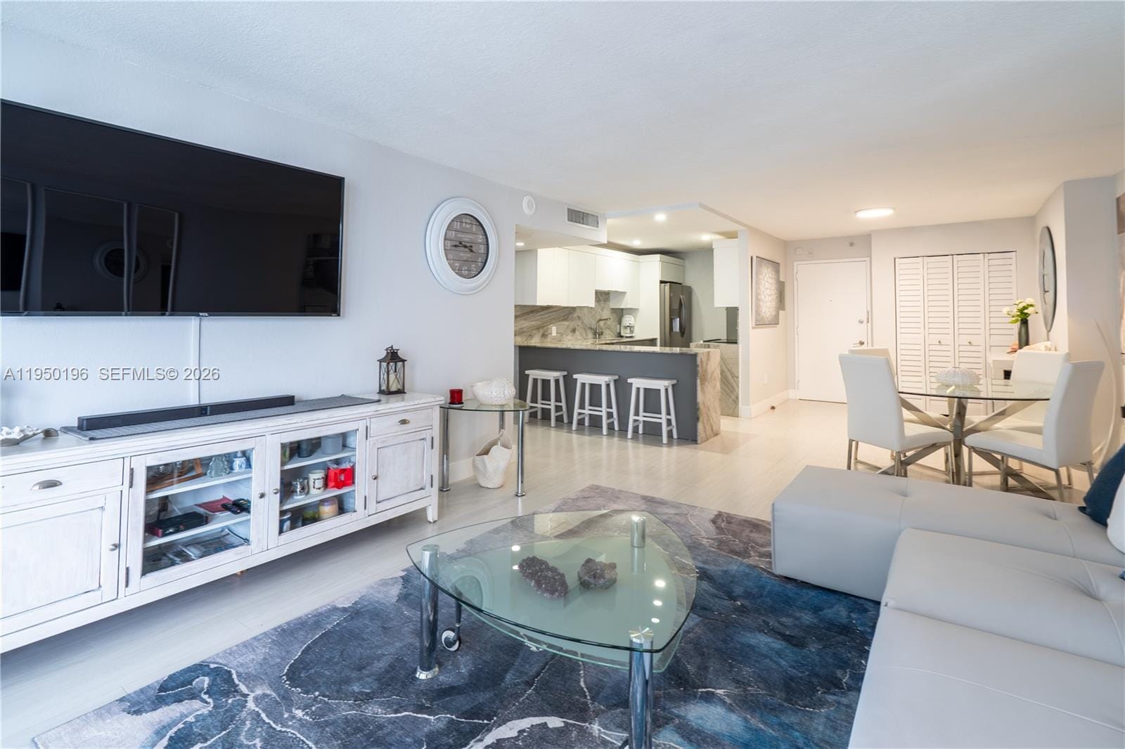 5701 Collins Avenue 1417 — photo 4
