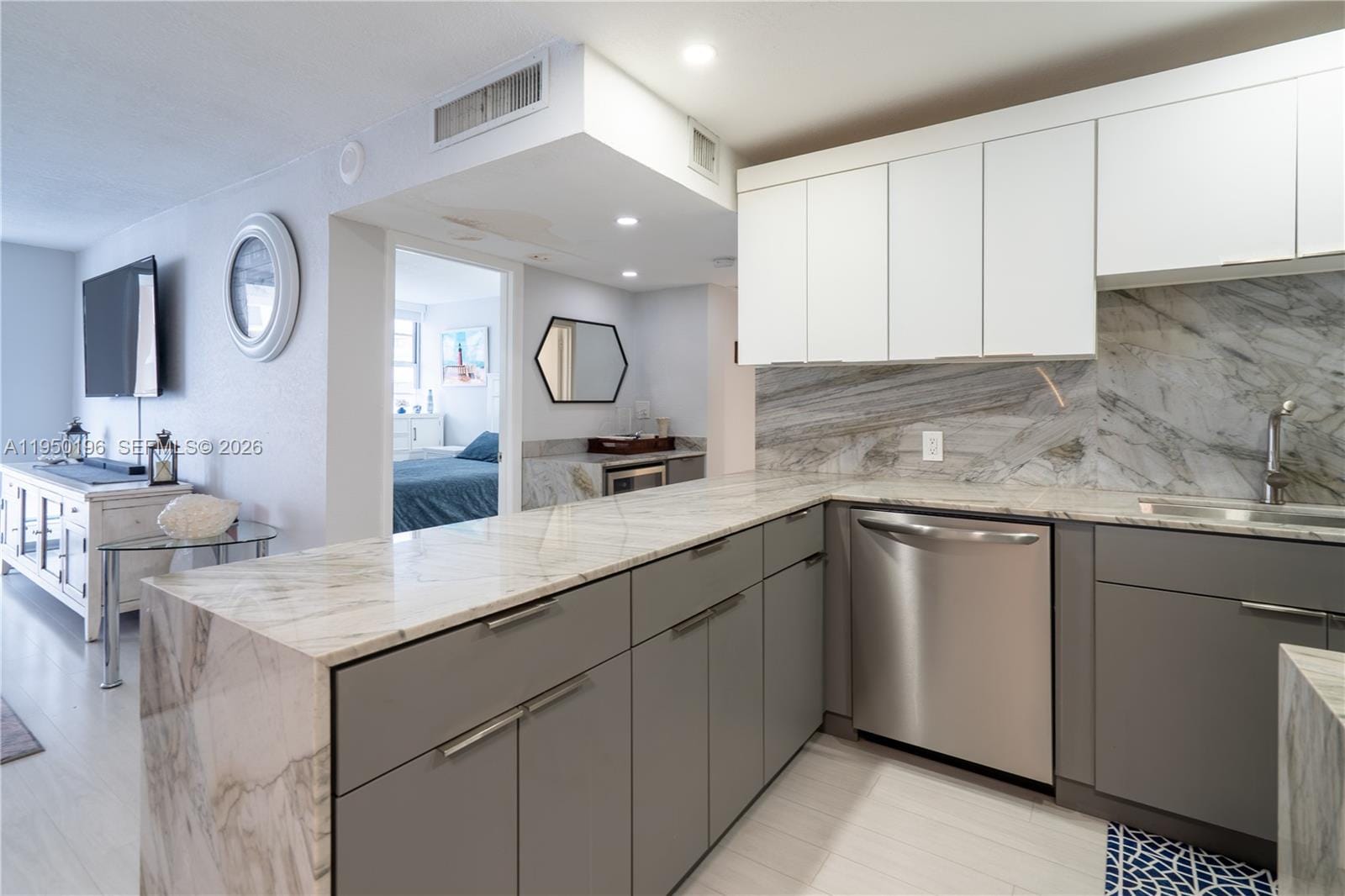 5701 Collins Avenue 1417 — photo 7