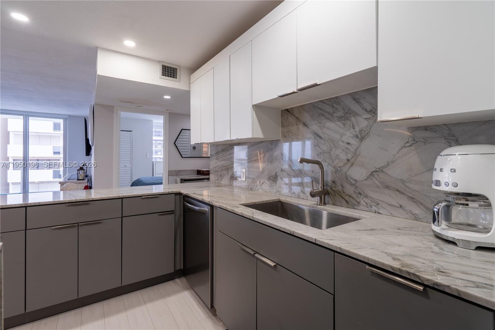 5701 Collins Avenue 1417 — photo 10