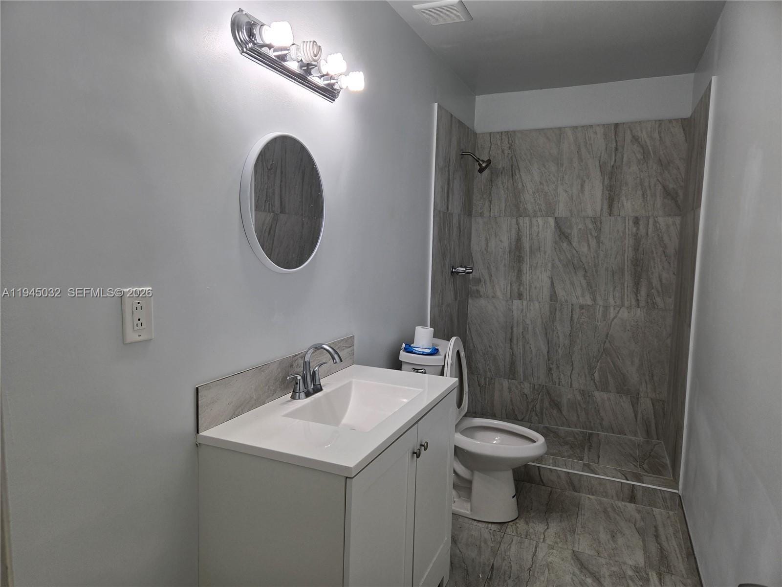 842 Banks Road — photo 4