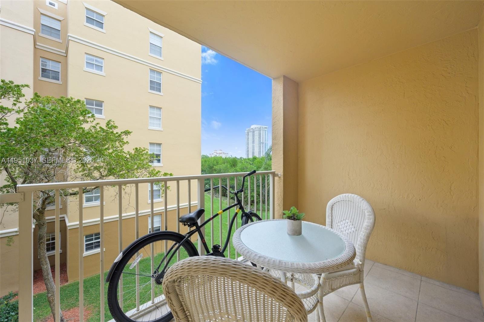 19555 E Country Club Drive 8303, Aventura, FL 33180 photo 17