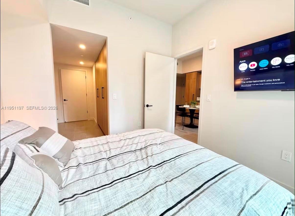 121 NE 5th 306 — photo 7
