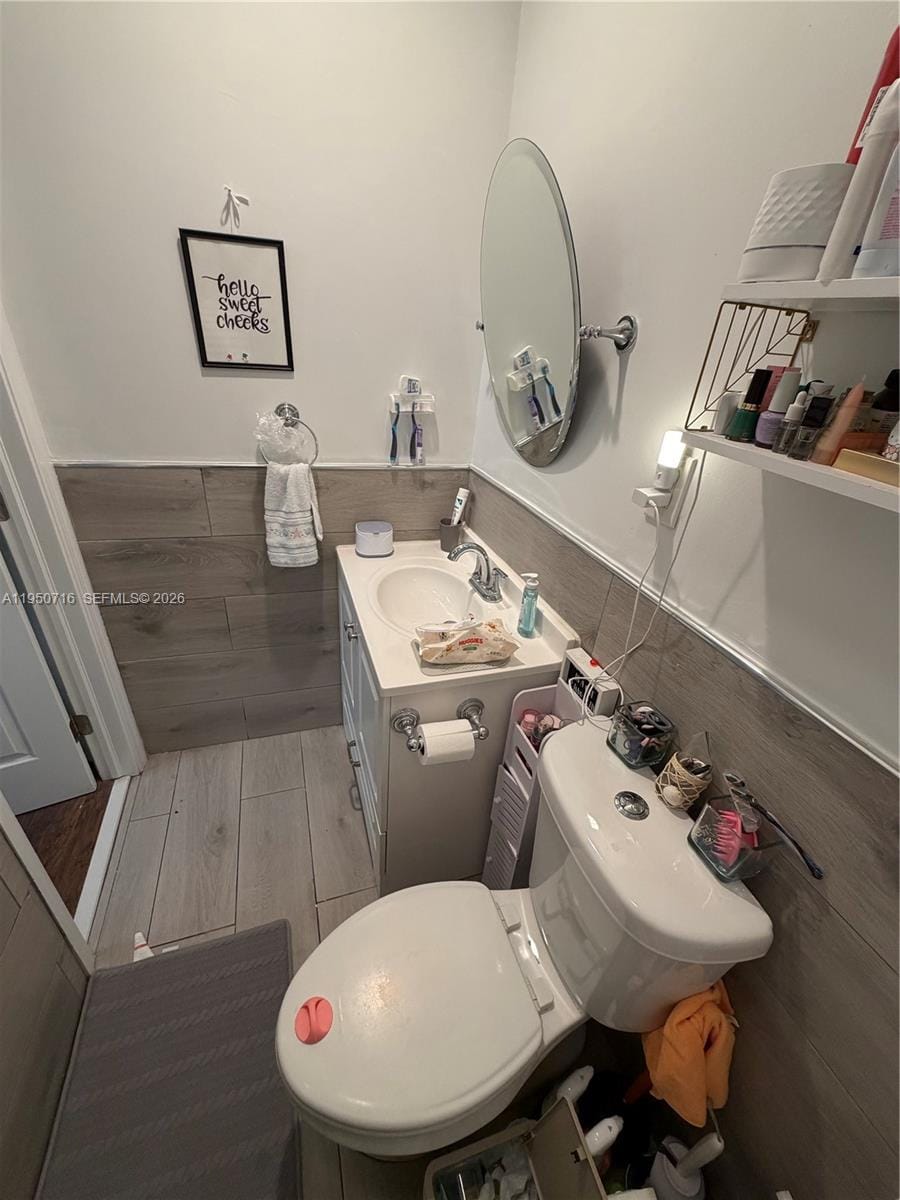 1011 NE 212th Terrace, Miami, FL 33179 photo 17