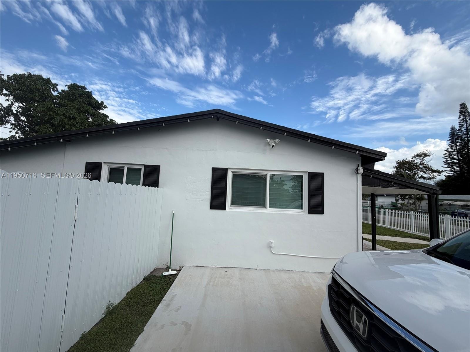1011 NE 212th Terrace, Miami, FL 33179 photo 5