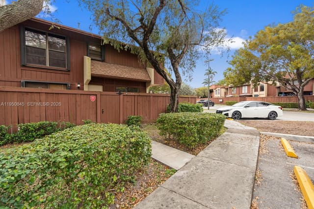 7064 SW 114th Place B, sold in Snapper Village, Miami, FL