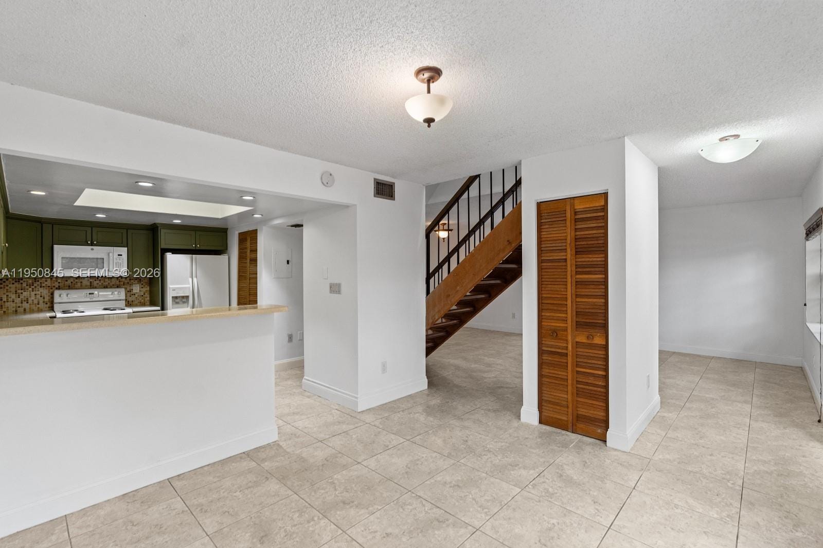 7064 SW 114th Place B, Miami, FL 33173 photo 3