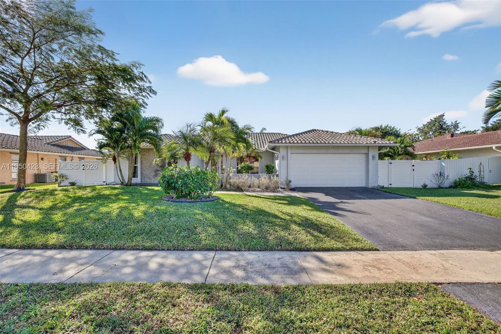 9090 NW 11th Court, Plantation, FL 33322