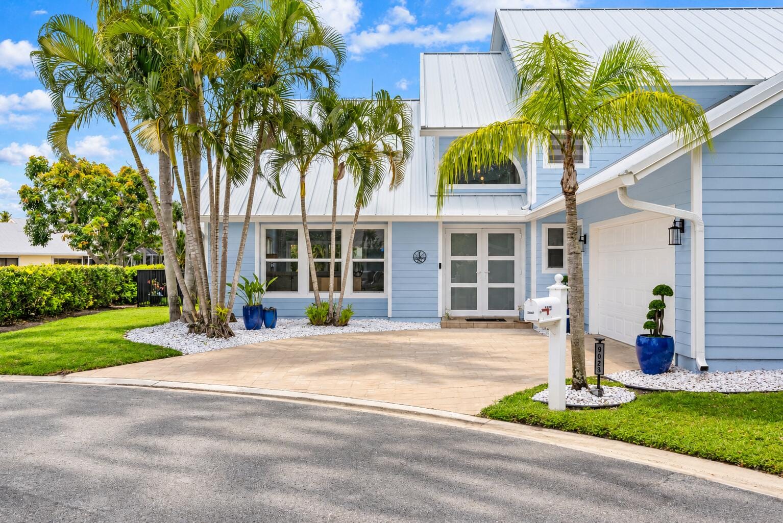 9029 SE Breeze Way, Hobe Sound, FL 33455 photo 2
