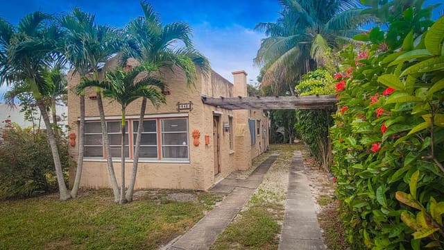 842 Selkirk Street, sold in Southwood Heights, West Palm Beach, FL