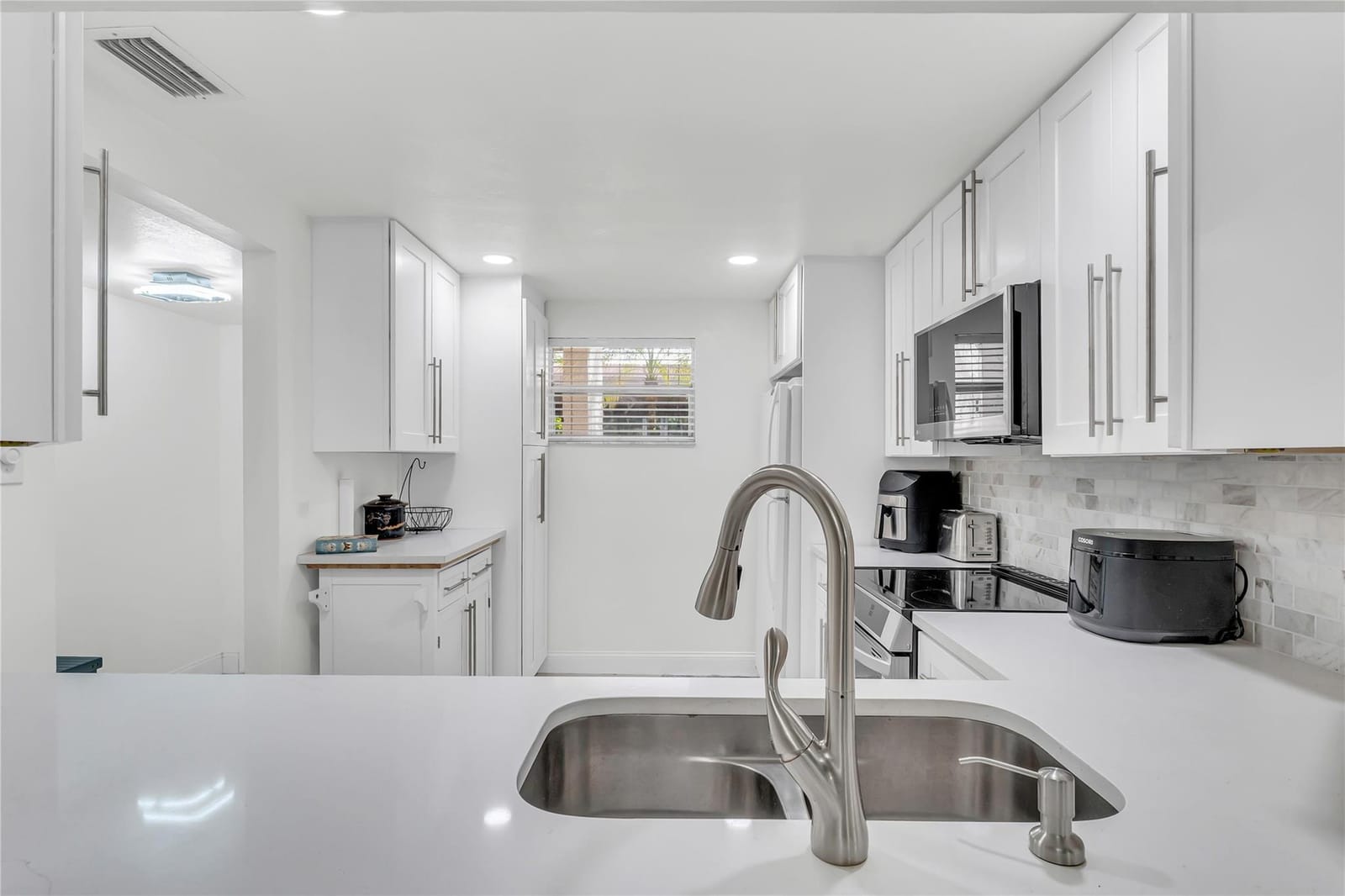 3920 Inverrary Boulevard 104-C — photo 2