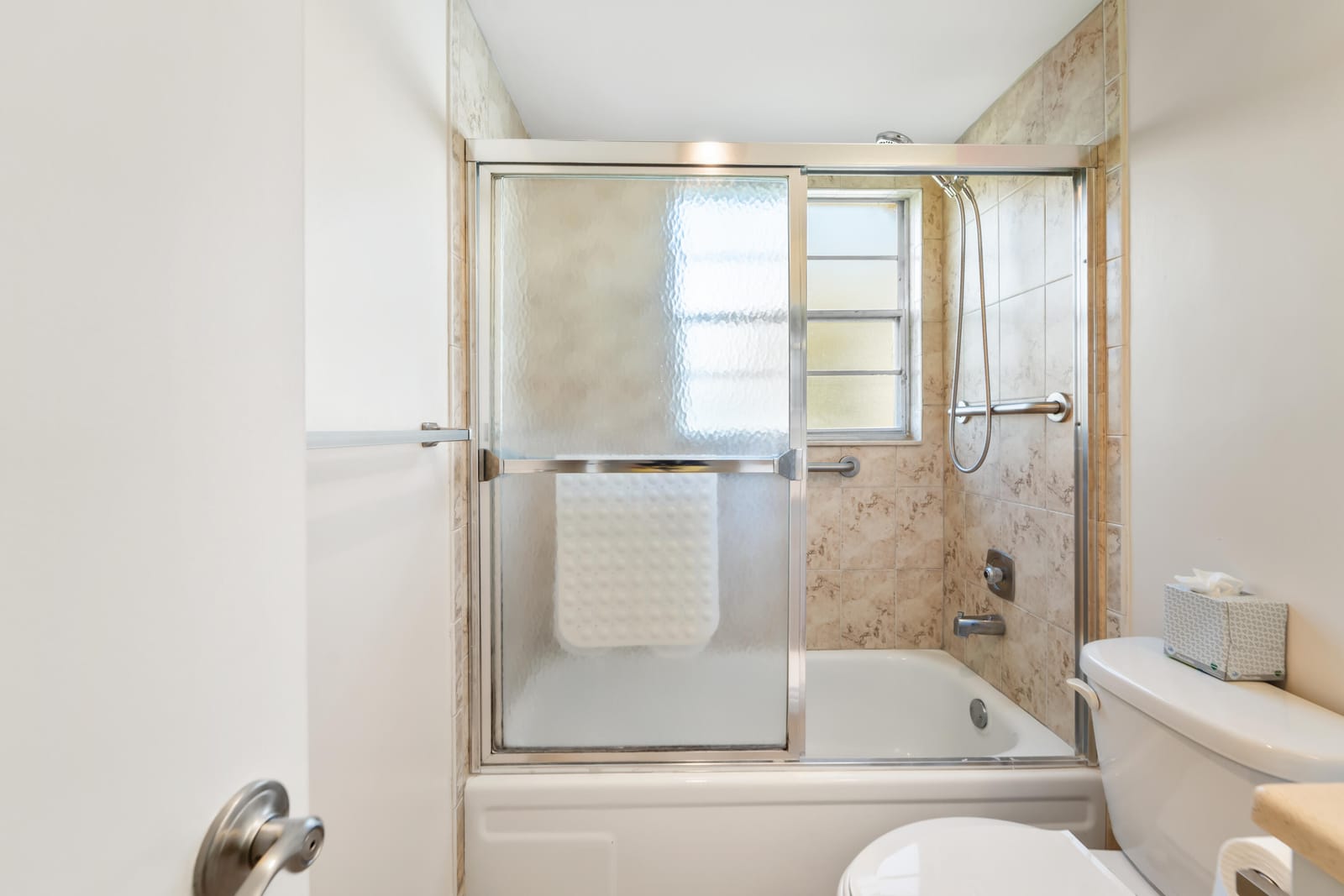 200 Dorset E — photo 12