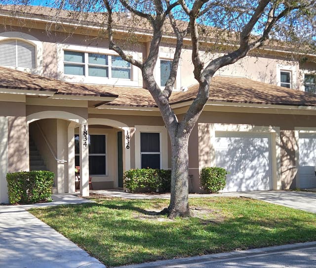 1836 S Dovetail Drive 1, sold in The Lakes At The Savannahs Condominium, Fort Pierce, FL