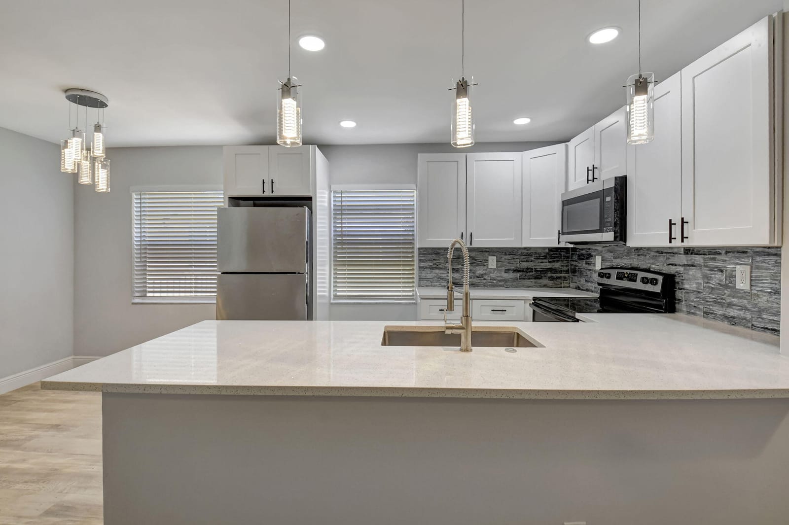 909 S Flanders S, Delray Beach, FL 33484