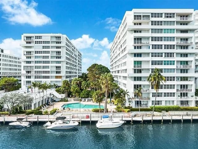 1170 N Federal Hwy 1110 1110, Fort Lauderdale, FL 33304