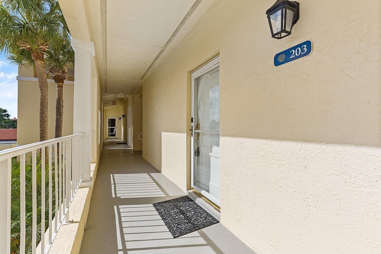 5020 Harmony Circle 203, Vero Beach, FL 32967 photo 5