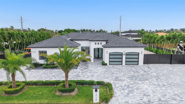 13118 SW 215th Terrace, sold in Oak South Estates, Miami, FL
