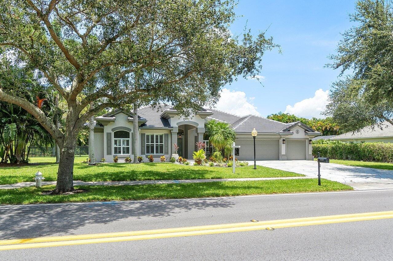 8369 SE Island Way, Jupiter, FL 33458 photo 2