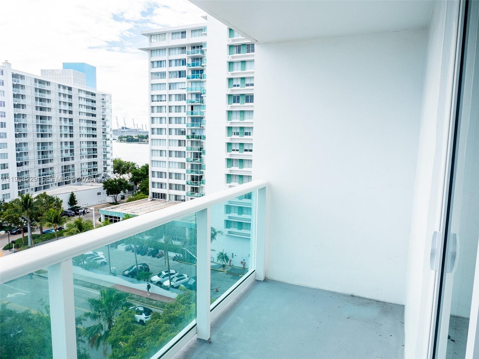 1035 West Avenue PH06 — photo 10