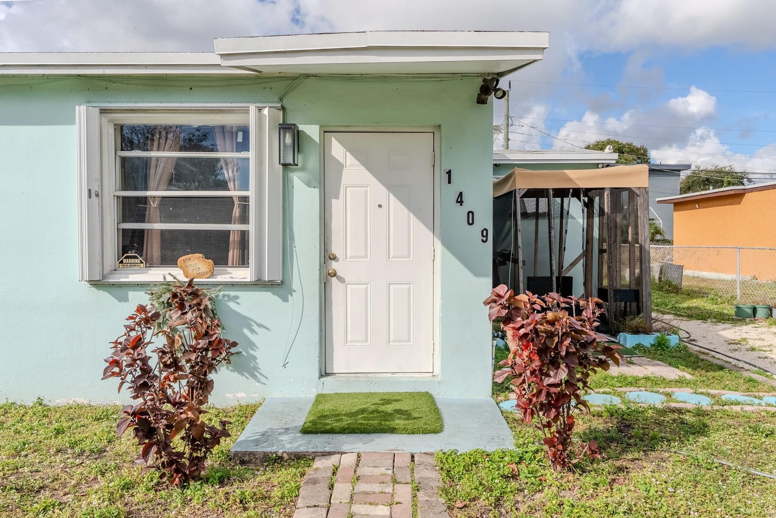 1409 NW 24th Avenue — photo 2