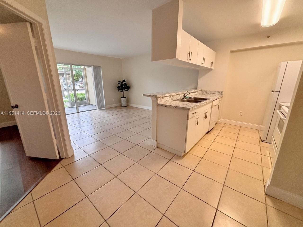 450 S Park Road 5-104 — photo 7