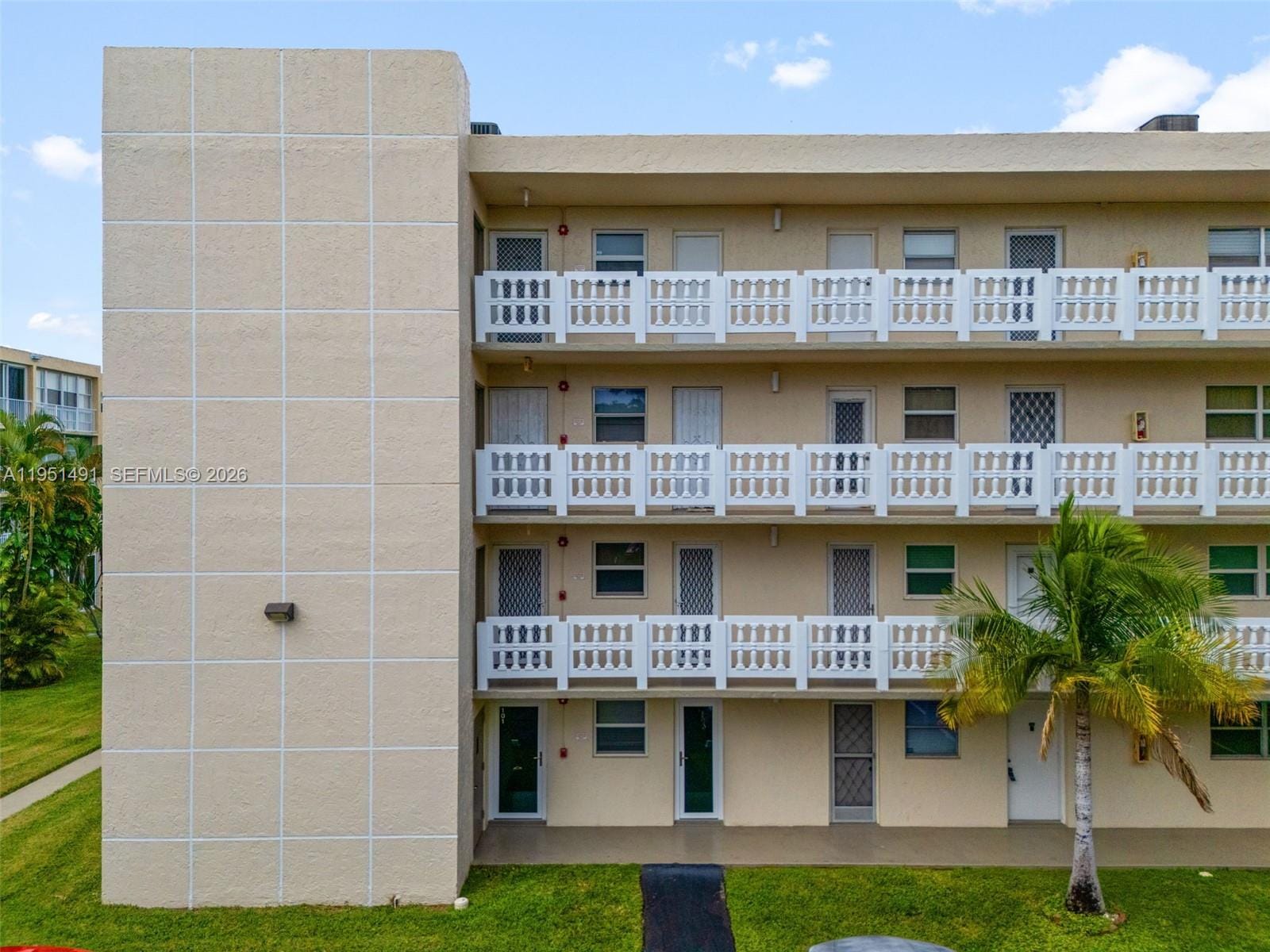 1024 SE 3rd Avenue 301, Dania Beach, FL 33004 photo 2